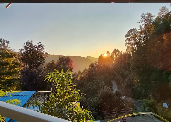 Himwanderer Camps & Cottages Pangot Nainital